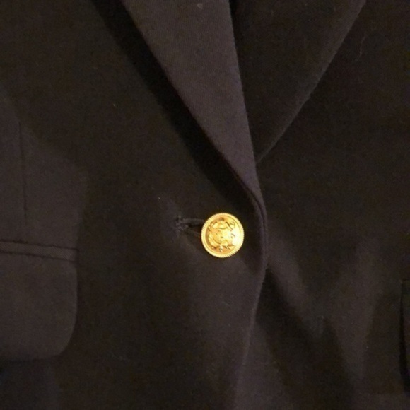 Size 8 petite navy blue‎ blazer with gold buttons double pockets on the front - Picture 4 of 5